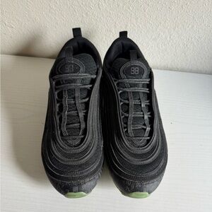 Men's Black Athletic Shoes